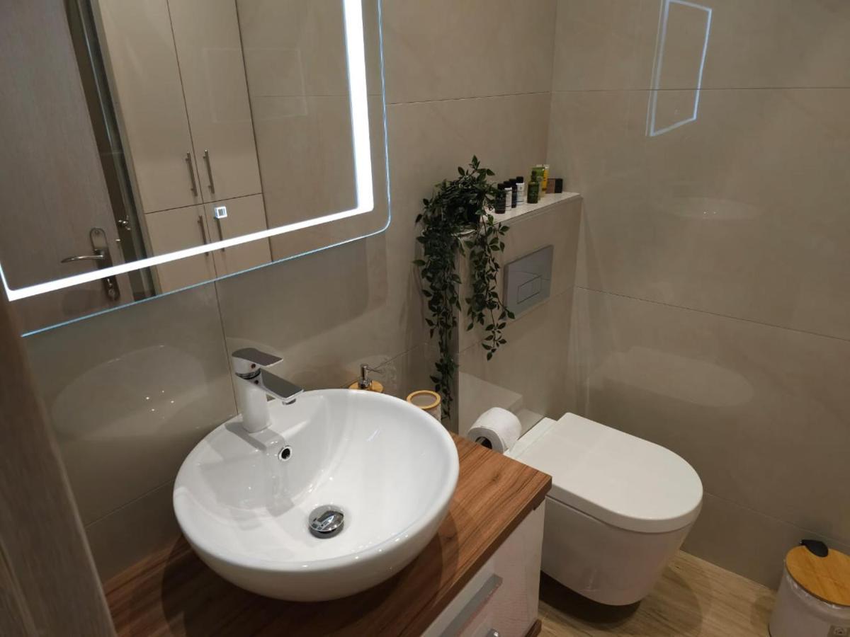 Agora Luxury Apartment 3 Лутраки Екстериор снимка
