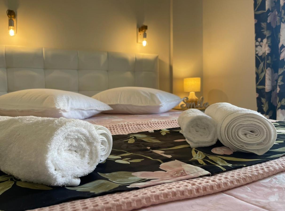 Agora Luxury Apartment 3 Лутраки Екстериор снимка